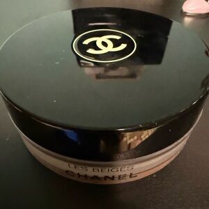 CHANEL Les Beiges Compact in Black and Cream